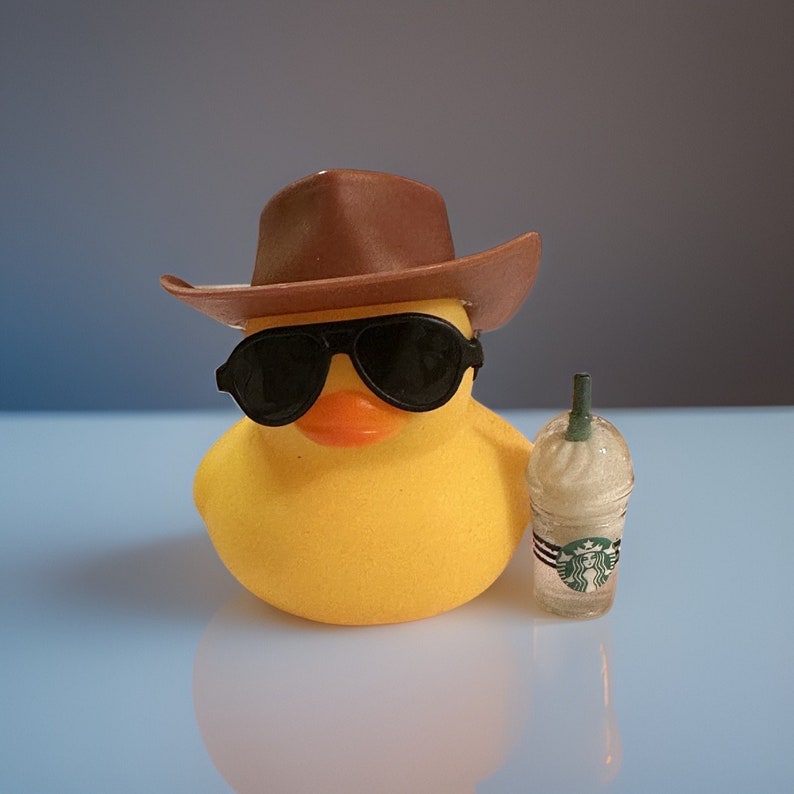 Dekoracja deski rozdzielczej z gumową kaczką w stylu western – prezent dla miłośnika kawy Starbucks, samochód i dom kolekcjonerska kaczka zdjęcie 9