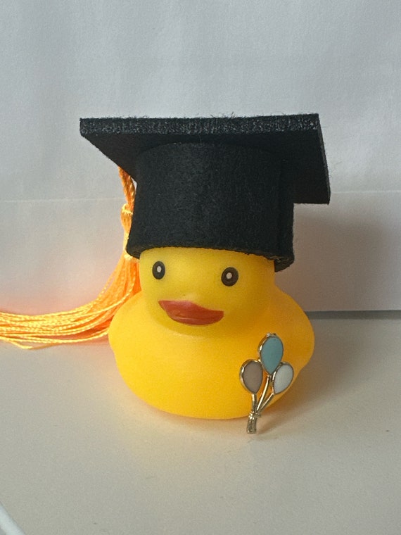 Patito De Goma Con Gorro De Graduado Y Pergamino, Original Regalo De Graduación, Ecológico Y Reutilizable, Tamaño 63x60 Mm