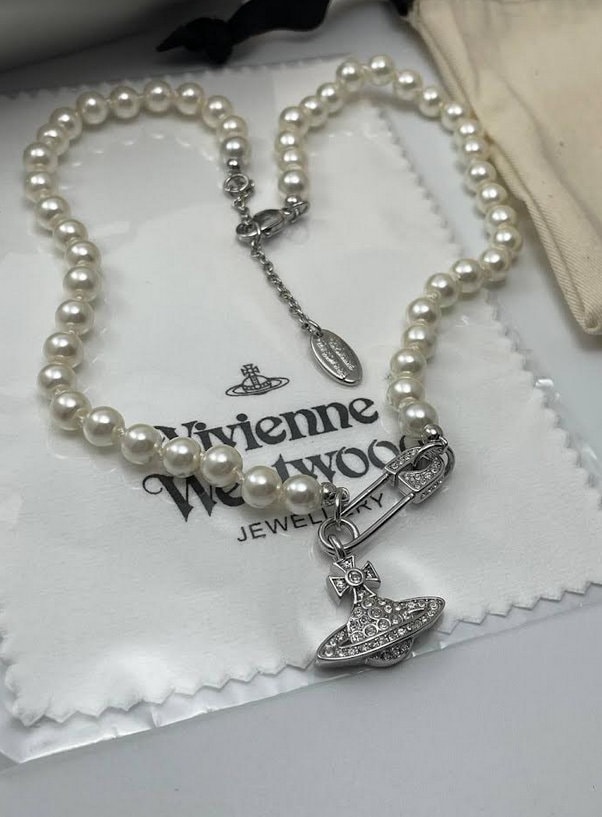 In Box Vivienne Westwood Silver Lucrece Pearl Pin Necklace In Box Vivienne Westwood Silver Lucrece Pearl Pin Necklace