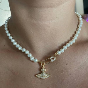 Vivienne Westwood Gold Lucrece Pearl Pin Necklace - Etsy