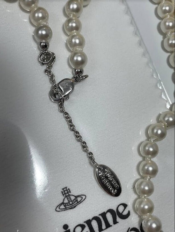 In Box Vivienne Westwood Silver Lucrece Pearl Pin Necklace In Box Vivienne Westwood Silver Lucrece Pearl Pin Necklace