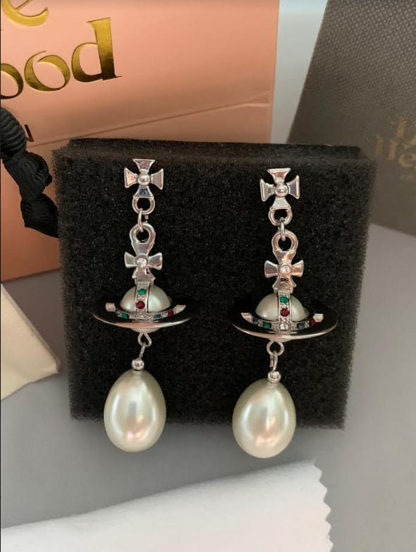 アクセサリー Vivienne Westwood Anglo Pearl earrings Vivienne Westwood Anglo Pearl Earrings in Metallic | Lyst