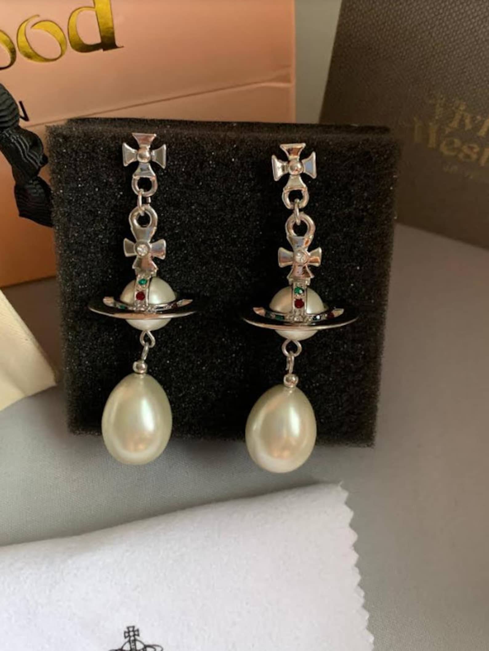 15 Mm Pearl New in Box Vivienne Westwood Silver Pearl Orb Drop Earrings ...