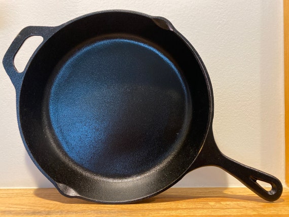 Utopia Kitchen 10 Inch Cast Iron Skillet Pre-seasoned Excellent