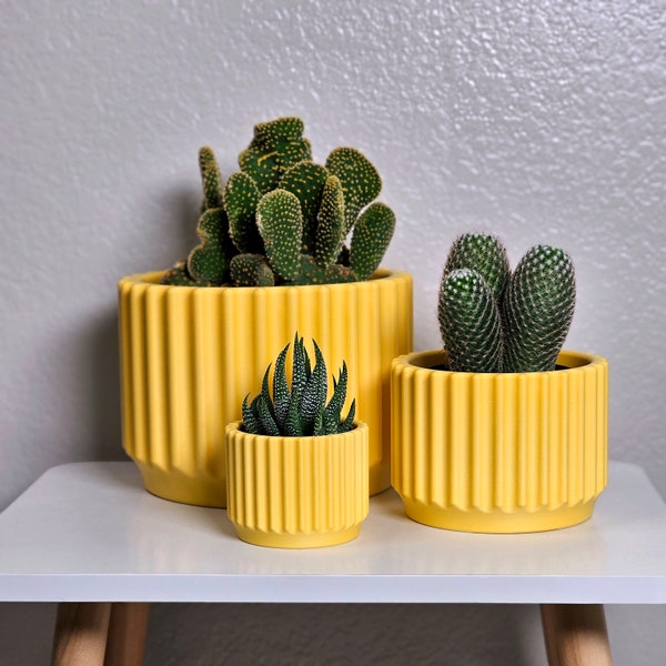 FINN - Colorful Minimalist Planter for Indoor Plants, Cactus, Succulents – With / without drain holes  - Perfect gift for plant lovers