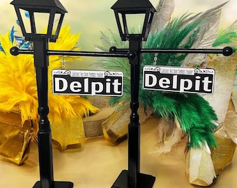 Set of 2 Mardi Gras Centerpieces | New Orleans Lamp Post Centerpiece | Bourbon Street Theme Party Decorations | Fat Tuesday Party