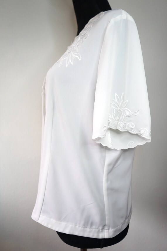 Pretty White Blouse with Floral Details - image 3