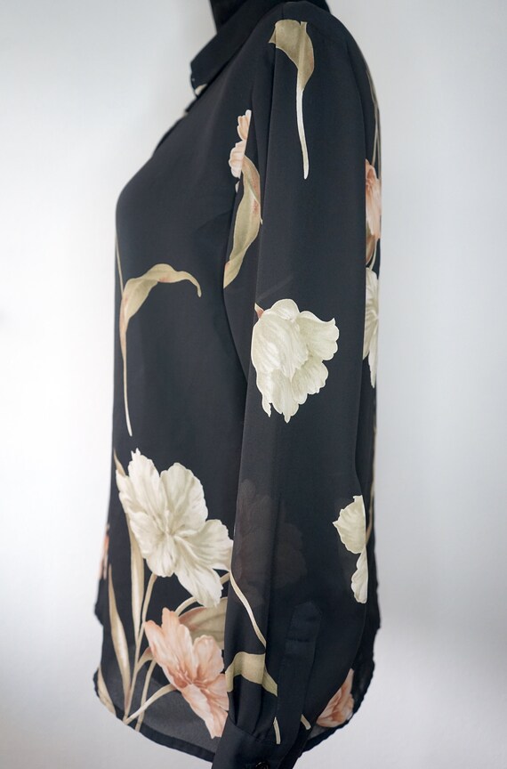 Pretty 1990s Black and Floral Blouse - image 3
