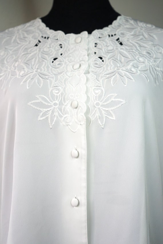 Pretty White Blouse with Floral Details - image 1