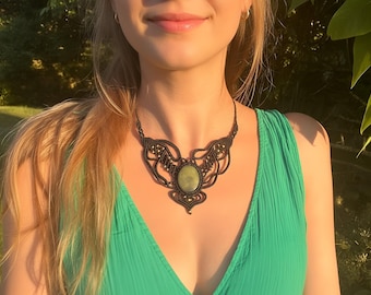 Lizardite Macrame Necklace – One of a Kind Boho Gemstone Pendant, Handmade Green Stone Jewelry, Healing Gift for Her