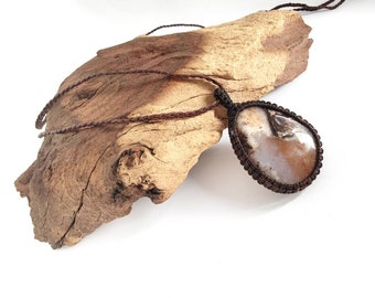 Earth-Toned Macrame Agate Necklace – Handmade Boho Gemstone Jewelry, Unique Agate Pendant