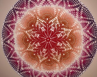 Colgante de pared de mandala de crochet Orgullo Lésbico de 60 cm.
