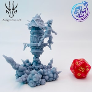 Könnte beinhalten: Eine 3D-gedruckte Miniatur eines Charakters, der auf einem fliegenden Gefährt mit einer wolkenförmigen Basis reitet. Der Charakter hält ein Schwert und hat einen entschlossenen Ausdruck. Die Miniatur ist in hellgrau bemalt. Die Miniatur stammt von der Firma "Cast n Play 3D Printable Miniatures".