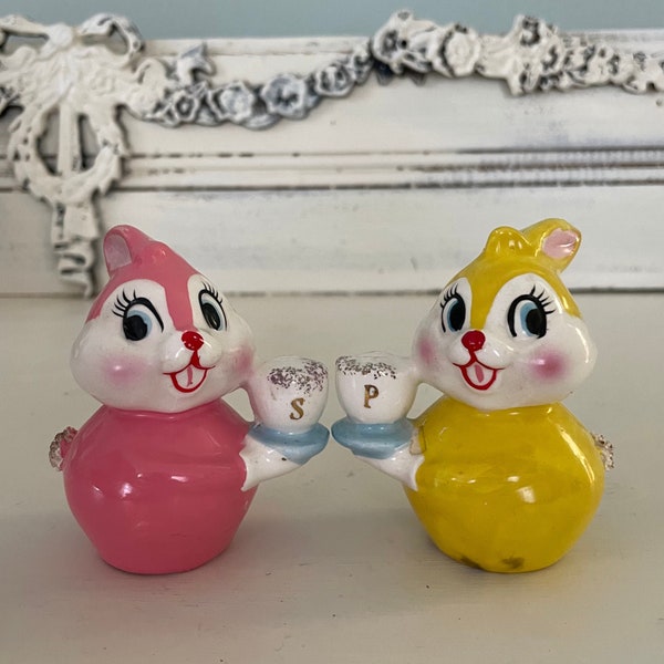 Vintage Holt Howard Japan Easter Bunny Couple Salt And Pepper Shakers RARE