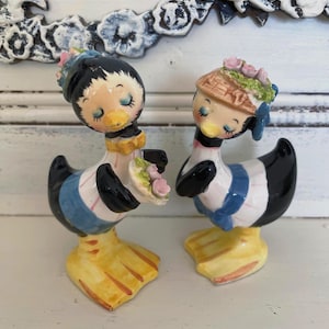 Lefton Bluebird Salt and Pepper Shaker - Etsy