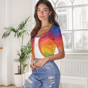 Mini cardigan ondulato arcobaleno vibrante - Giacca in chiffon trasparente da donna, copricostume leggero e colorato