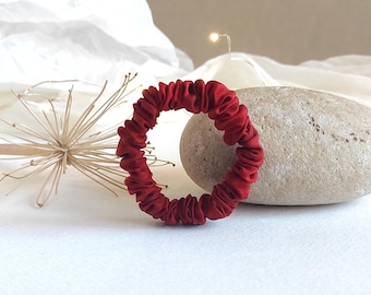 Eco dyed organic silk soft scrunchie color red, Plant dyed mulberry silk slim hair tie, Naturally dyed thin elastic silk accessory for hair
