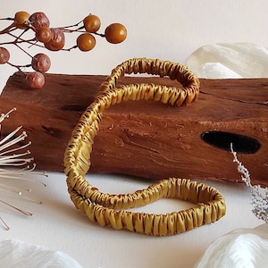 Botanical print silk hair elastic headband, Eco friendly dyed ochre color headband, Luxury natural hair band thin, Nature headband