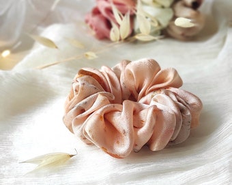Eco-print silk satin silk scrunchies, Dyed plants satin silk scrunchy for curly hair, Handmade boho hair tie for autumn gift