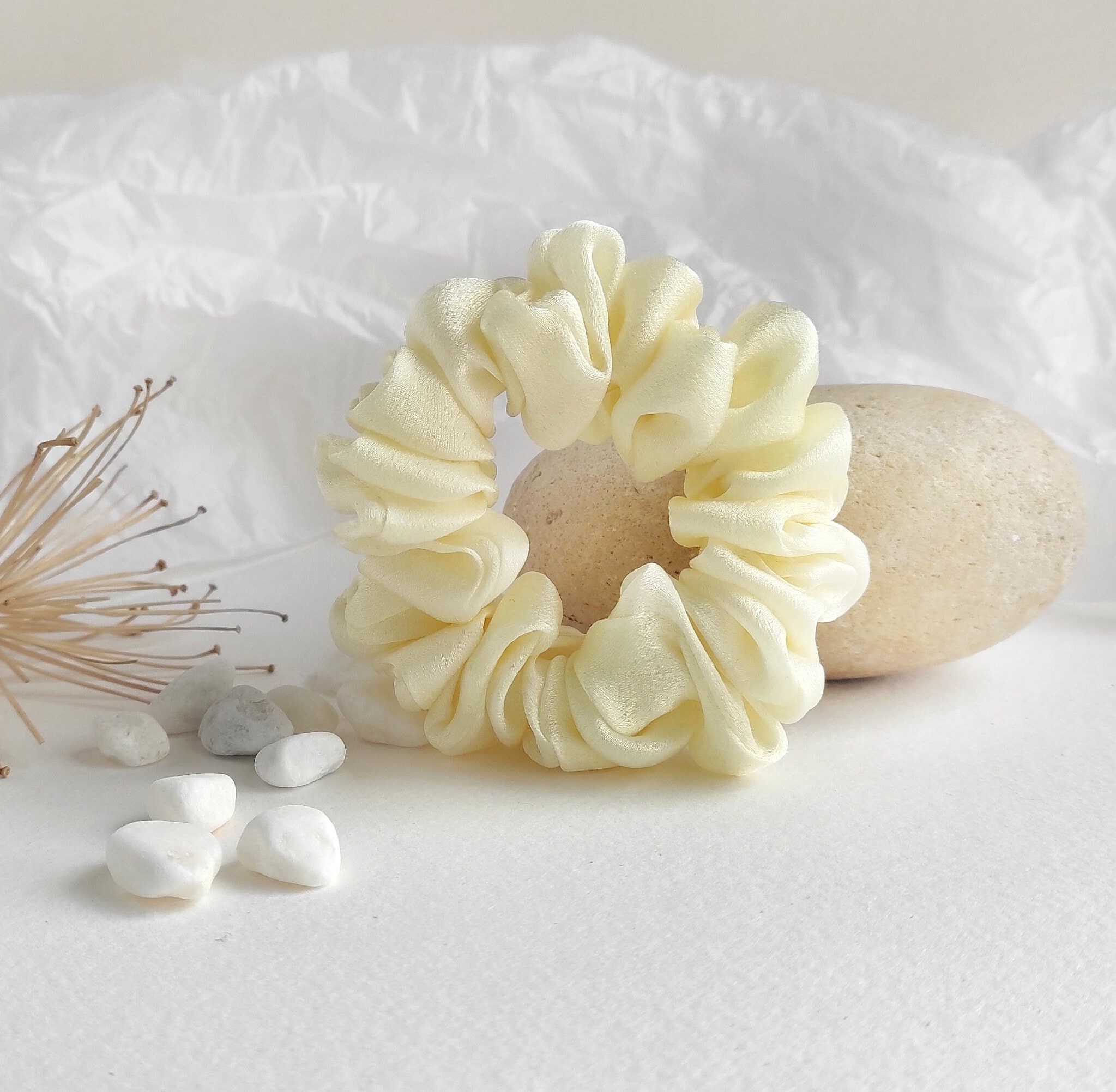 ChihiroBELLA✨Chouchou - Large / White Chouchou - Etsy