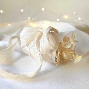 Plant dyed silk ribbon in creamy ivory, Eco-friendly crinkle silk ribbon for invitation, Hand dyed organic silk ribbon for boho wedding