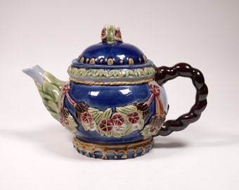 Vintage Nouveau Majolica Wanjiang China Teapot