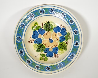 Plato de pared antiguo de cerámica transilvana pintado a mano, arte popular floral, 20 cm, irregular - Transilvania