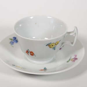 Meissen Porcelain Teacup and saucer - Floral Pattern - Hand Painted - Germany