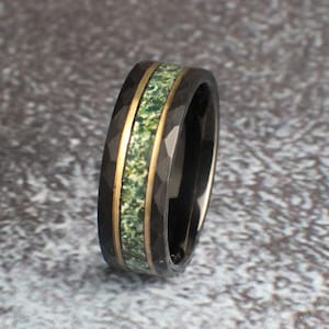 Hammered Wedding Band with Moss Agate, Men&#39;s Moss Agate Ring, Men&#39;s Wedding Band, Men&#39;s Anniversary Ring, Men&#39;s Promise Ring