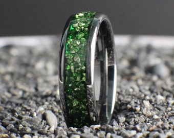 Emerald Ring, Emerald Birthstone Ring, Birthstone ring for her, 6mm wide ring, Emerald Wedding Band, Emerald Wedding Ring