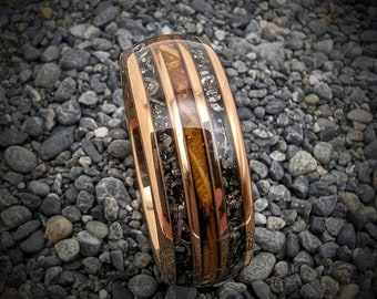 Meteorite Wedding Band with Burnt Whiskey Barrel, Rose Gold Men&#39;s Wedding Band, Whiskey barrel wedding band