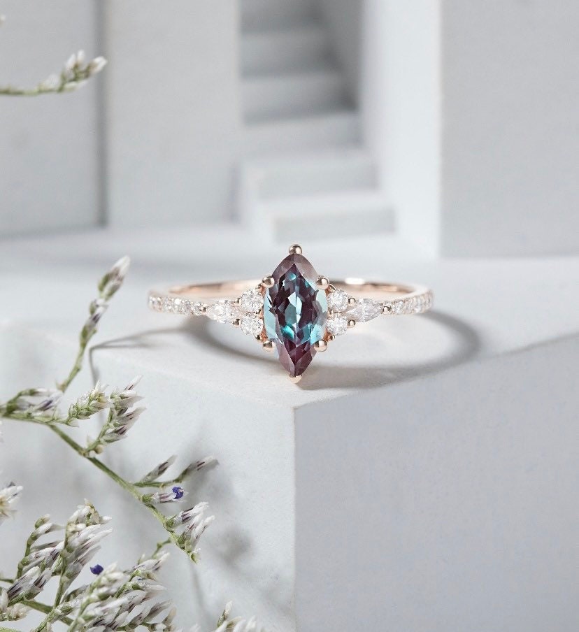 Alexandrite marquise ring deals