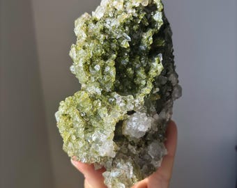 トルコ産キラキラ輝く森の妖精エピドートクォーツ｜希少なクリスタル