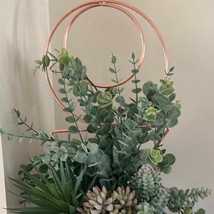 Create your own stunning plant arrangement with these decorative plant stakes. Exquisite Style.