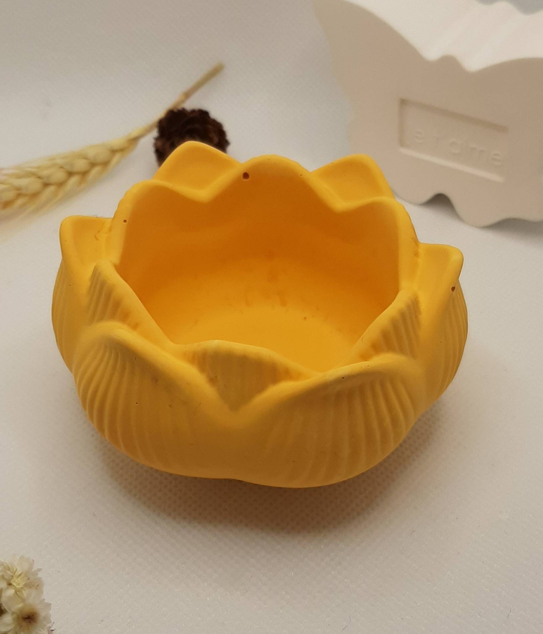 Bougeoir Jaune Fleur en Jesmonite