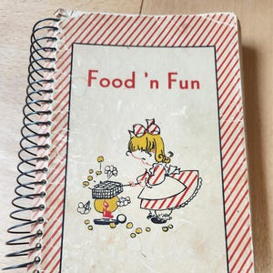 Vintage Food &#39; n Fun Cookbook, 1949 Merced, California, St. Lukes Auxiliary Episcopal Church, Illustrated, First Edition/ Printing.