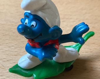Skateboarder Super Smurf, Eco Green Leaf Board, Moving Wheels, 1978, Schleich Peyo, Stocking Stuffer, Ornament, Cake Topper, Gift for Skater