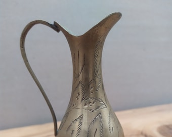 Jarro de água de latão vintage, vaso de flores, mini jarro antigo, decoração de casa gasta