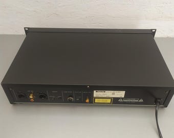 Tascam CD-401 MKII プロフェッショナルCDプレーヤー – スタジオ