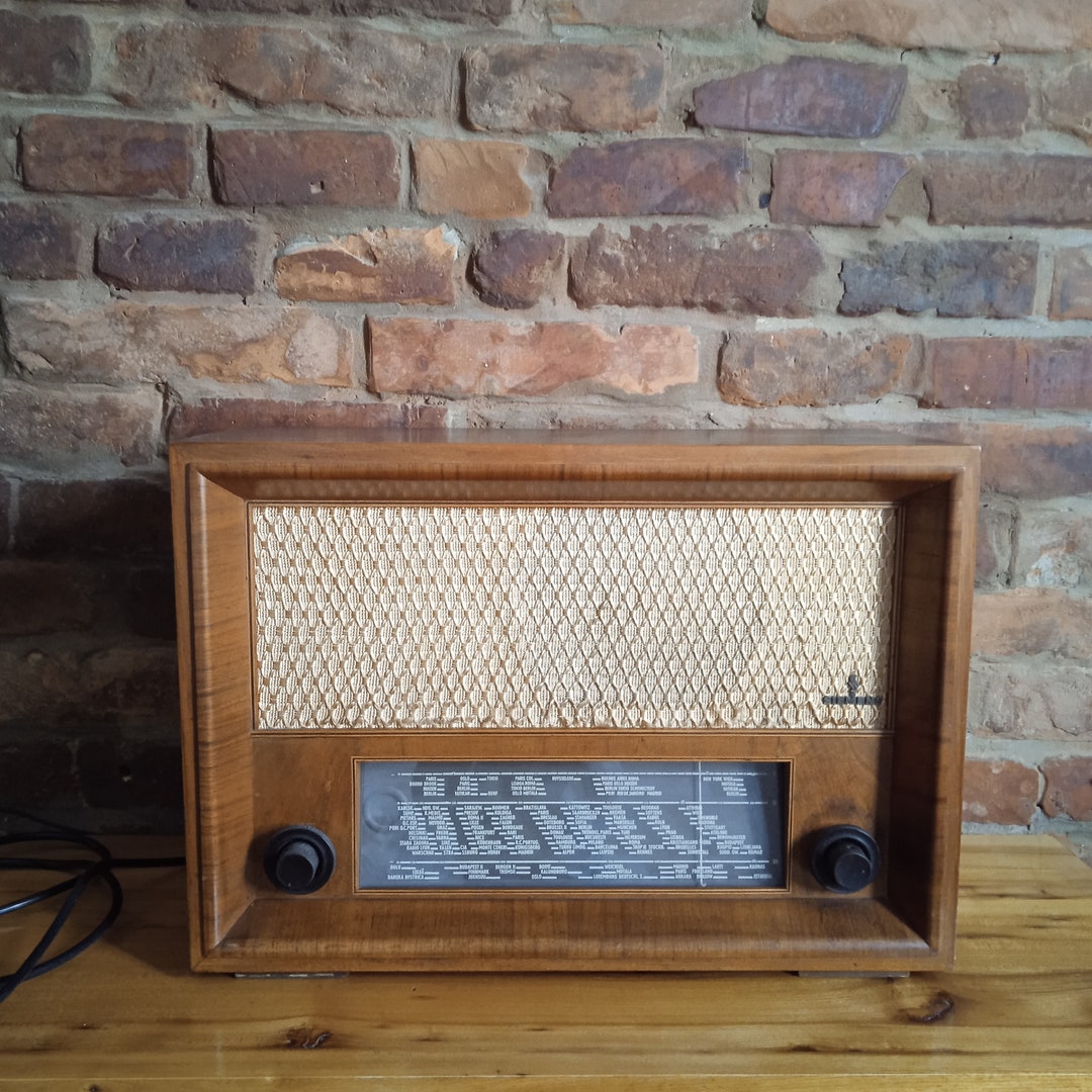 ヴィンテージ シーメンス GW 23 ラジオ：動作する真空管放送受信機