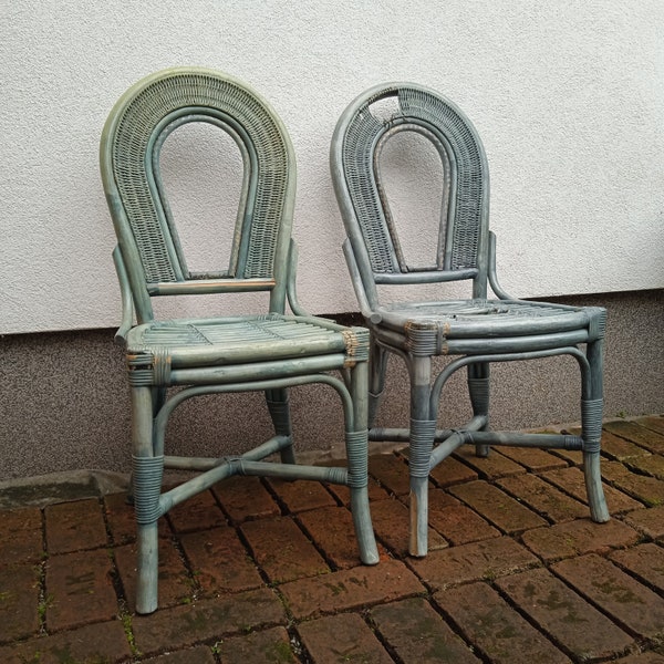 Paire de chaises vintage en rotin bambou turquoise, manque le dos des deux, stables pour s'asseoir, chaises de terrasse, idéales pour les plantes