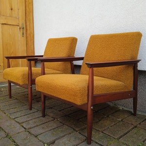 1 de 2 sillones vintage de mediados de siglo en tela de peluche y madera maciza de haya, sillón de salón de diseño original yugoslavo