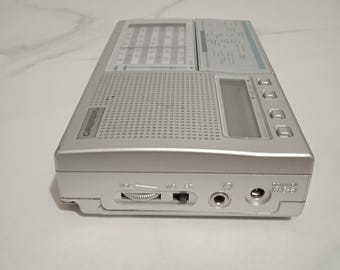Radio Grundig Yacht Boy 230 – 16 Bandes Stéréo – Fonctionne Parfaitement