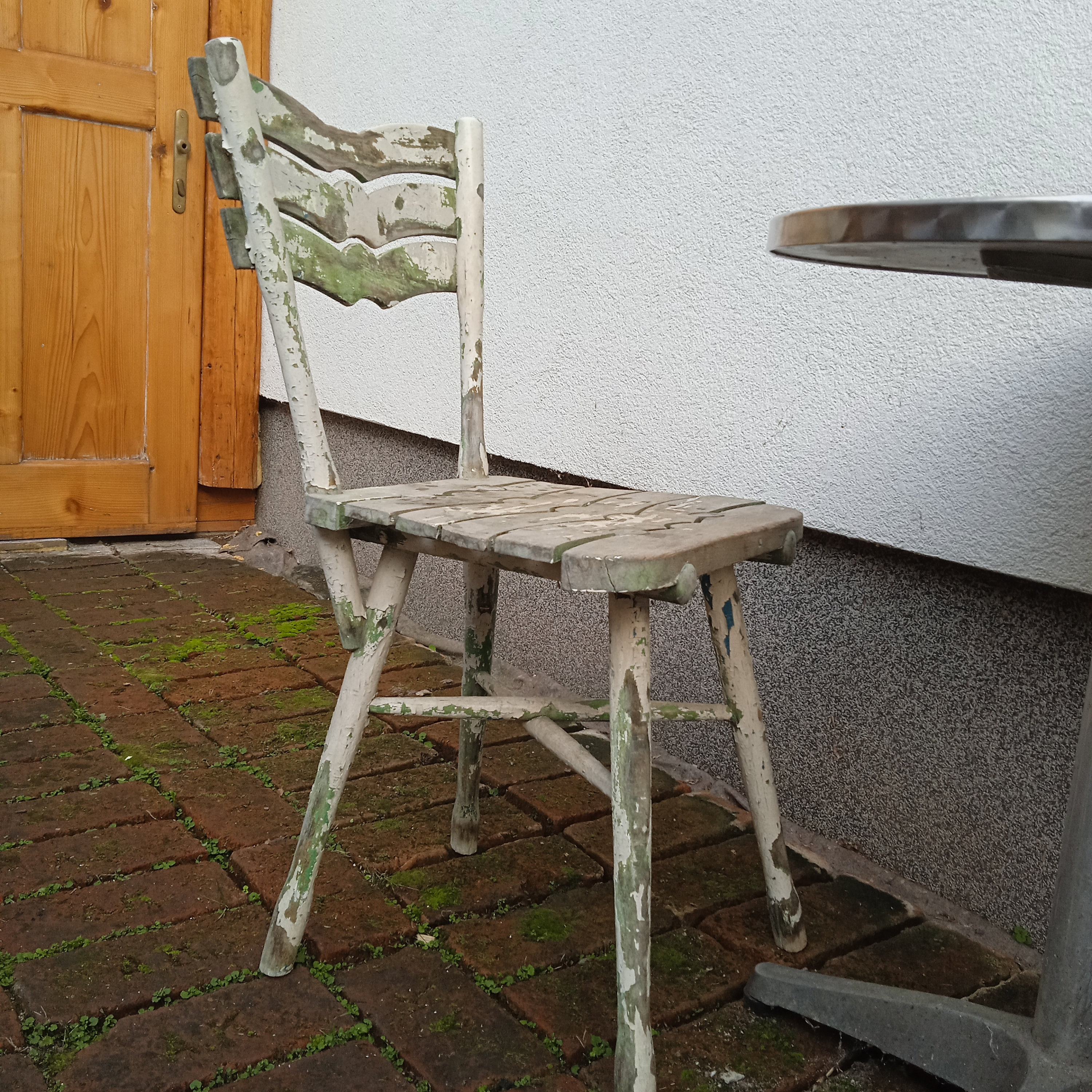 Antique Hand-Painted Wooden Chair: Shabby Chic Restoration Project