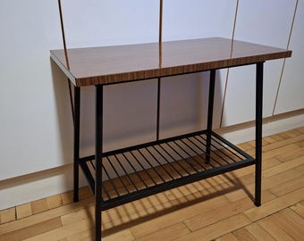 VVintage Mid-Century TV Stand – Metal Frame Side Table – Compact & Practical