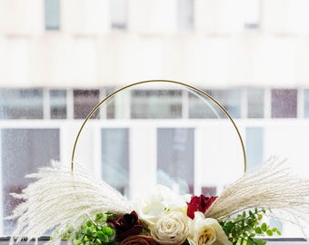 Ramos de novia personalizados con aros dorados • Flores artificiales • Damas de honor • Centros de mesa