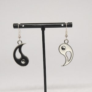 Earrings, Yin and Yang, black and white