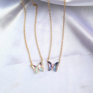 Necklace with beautiful butterfly, dainty gold chain, beautiful butterfly necklace