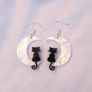 Cat earrings, cats in the moon, cute earrings, nice gifts ideas