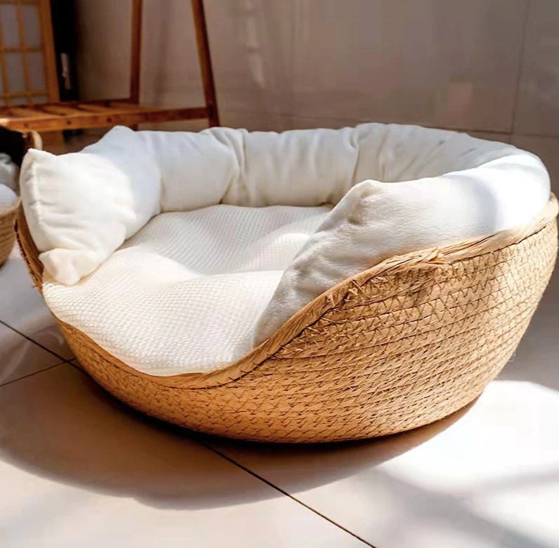 Water Resistant Cushion Cover Easy to Clean Iconic Pet Rectangular Rattan / Wicker Pet Bed in Varying Sizes Metal Framed Indoor / Outdoor Furniture for Dogs / Cats Made of Pliable Rattan 